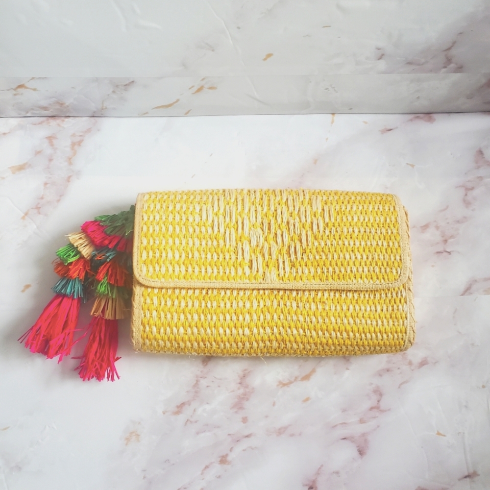 Mar Y Sol Woven Clutch